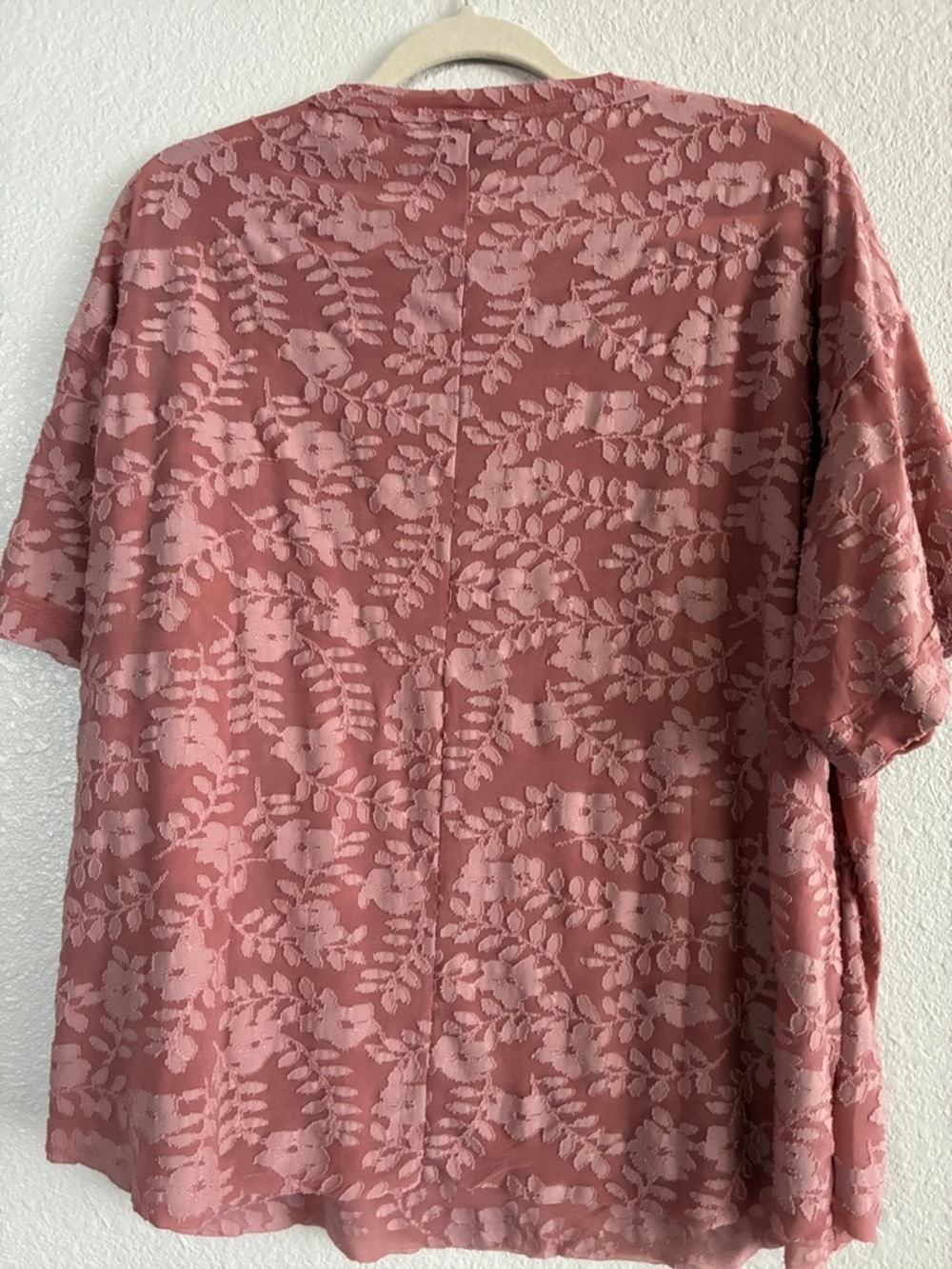 Daytrip Rose Dust Leaf Jacquard Short Sleeve Top Burn out Size L - Picture 5 of 5